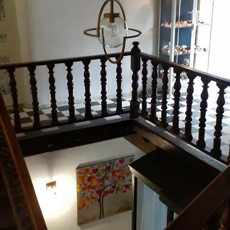 La Belle Maison בית הארחה