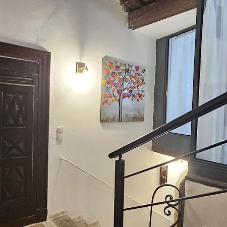 La Belle Maison בית הארחה