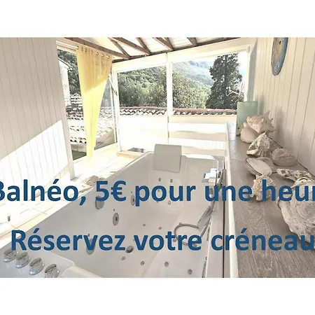 La Belle Maison בית הארחה